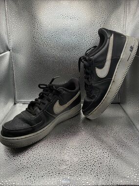 Nike Black and Gray Low-Top Sneakers